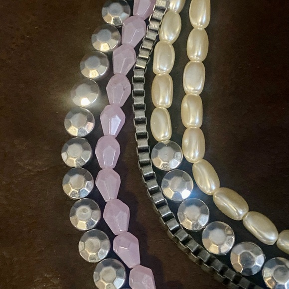 Elegant Multi-Color Beaded Necklace Set - Picture 5 of 9